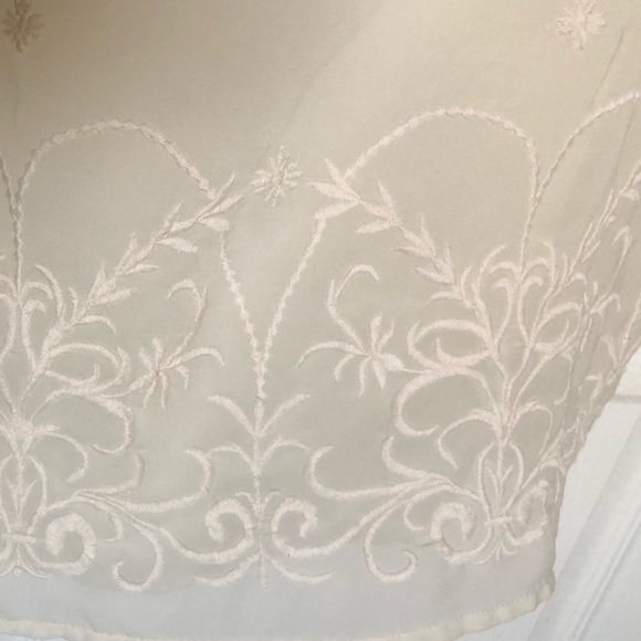 Cream chiffon tank - Picture 2 of 2